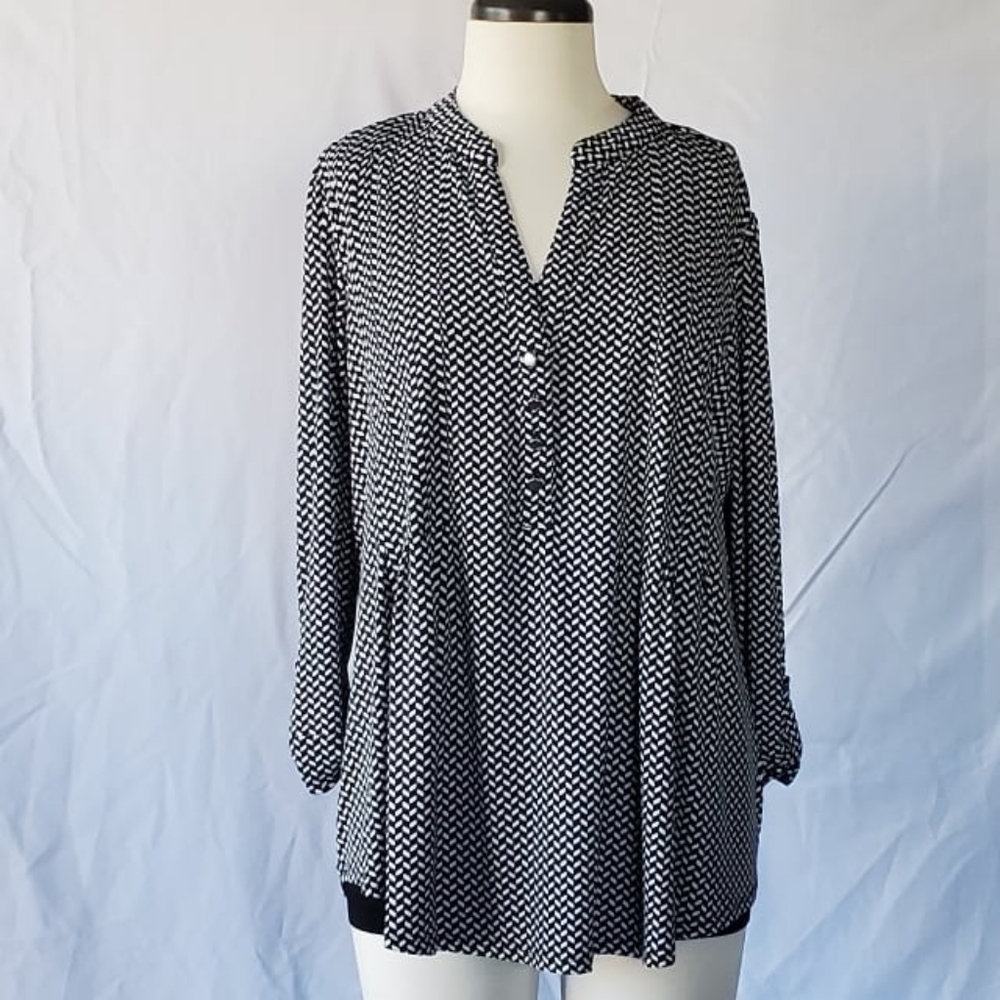Black/white  Blouse Size 1X